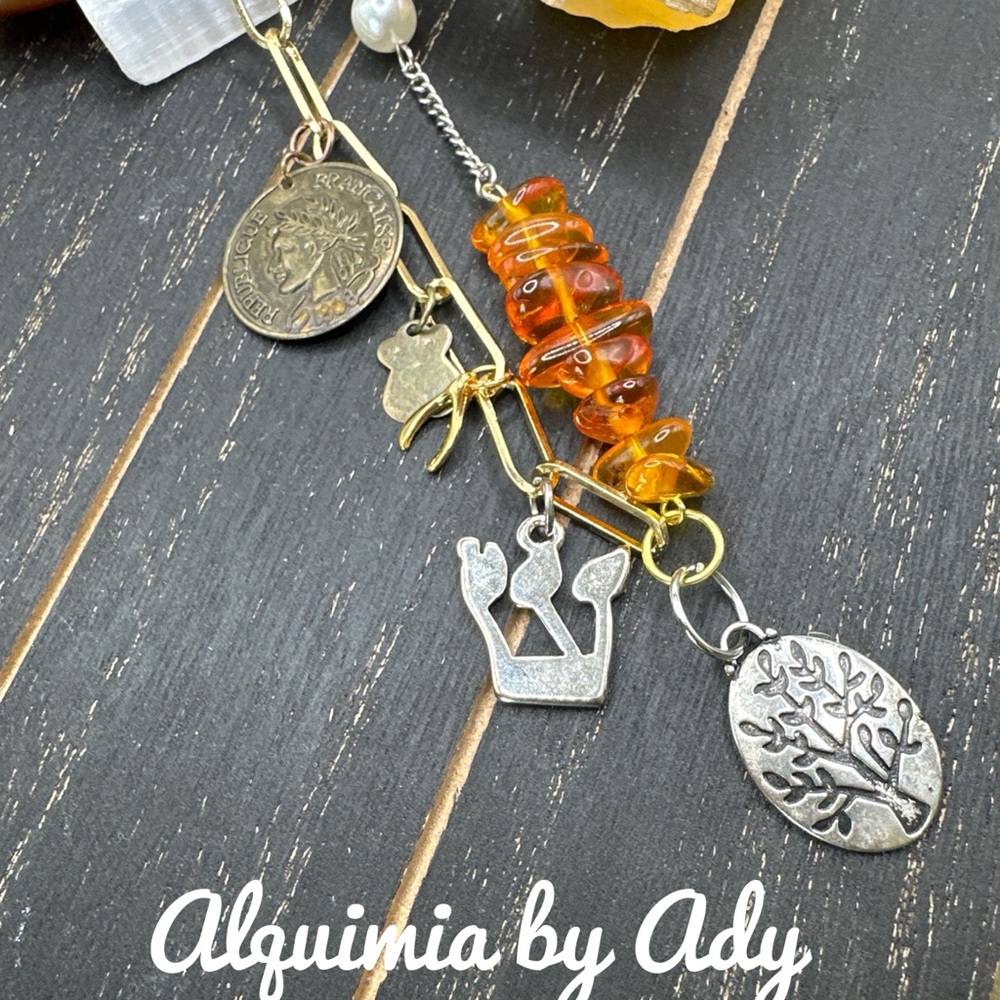 BALTIC AMBER HANDMADE MULTI CHARM BOHEMIAN NECKLACE - Picture 3 of 3